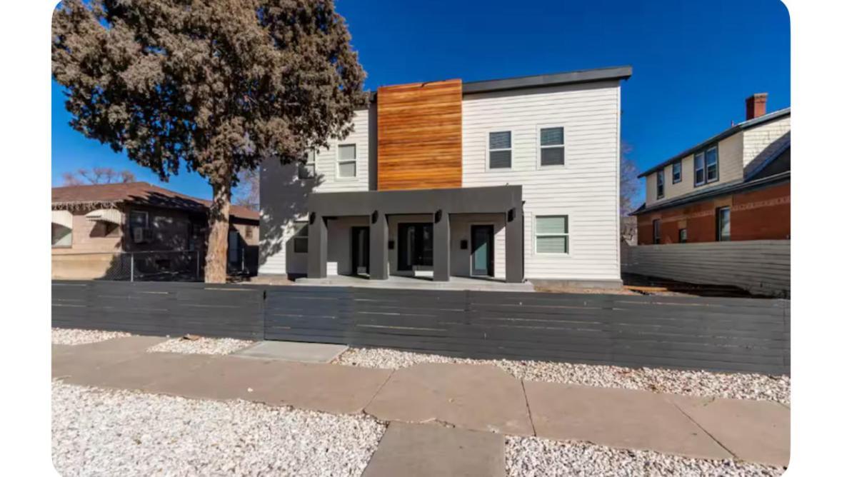 Two Story Apartment For Groups Available Pueblo Exterior photo